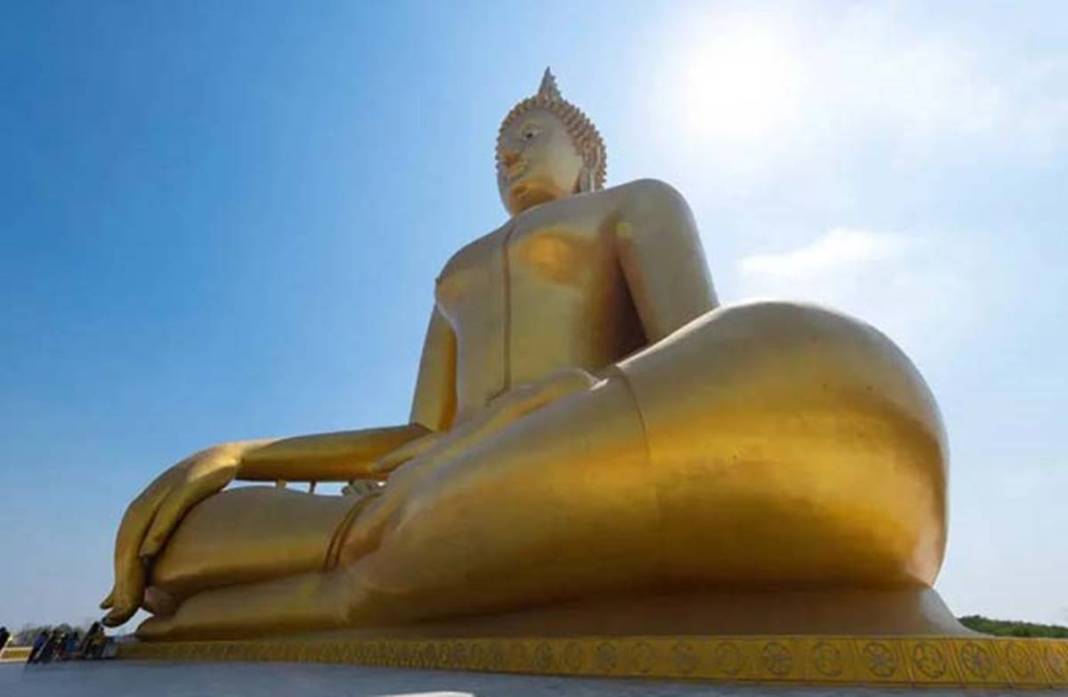 Bu devasa heykellere bakanların başı dönüyor! Uzunlukları 200 metreye yaklaşıyor 3